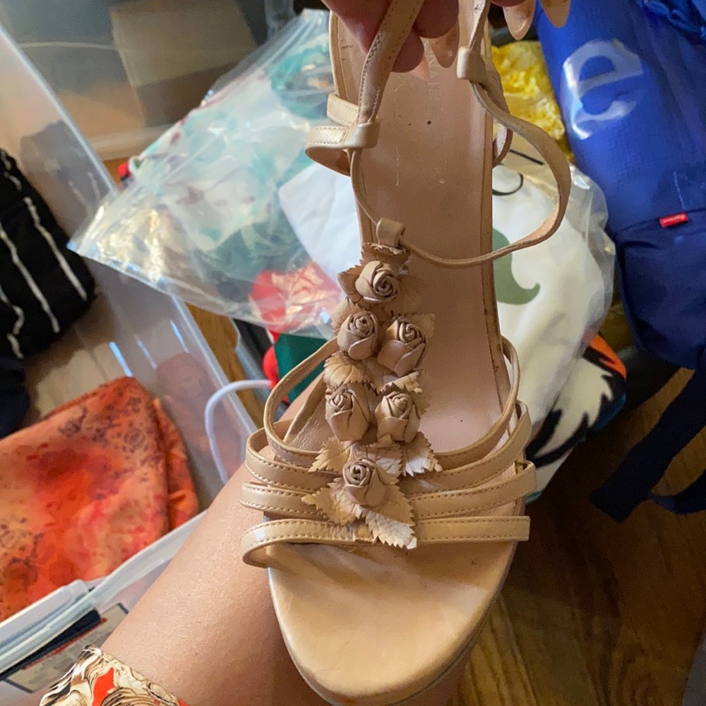 Donald pliner wedge pink shoes size 10